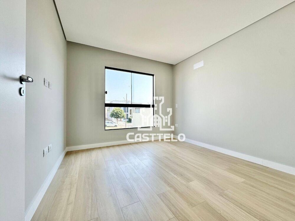 Sobrado à venda com 3 quartos, 150m² - Foto 1