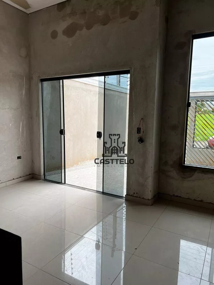 Casa à venda com 2 quartos, 70m² - Foto 3