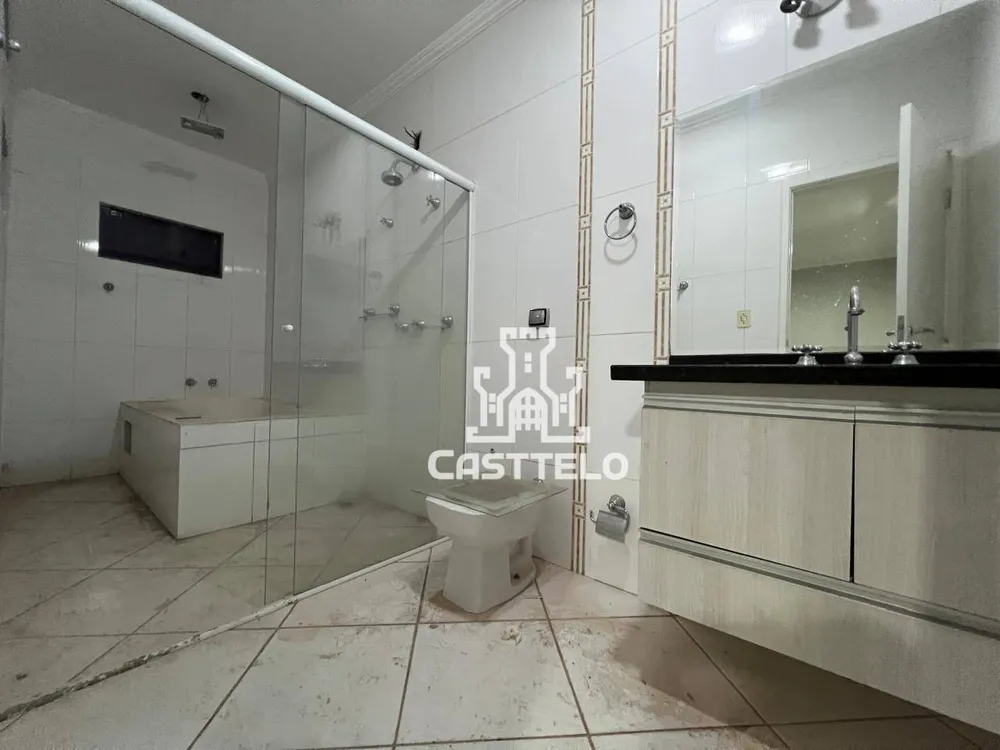 Casa, 3 quartos, 220 m² - Foto 1