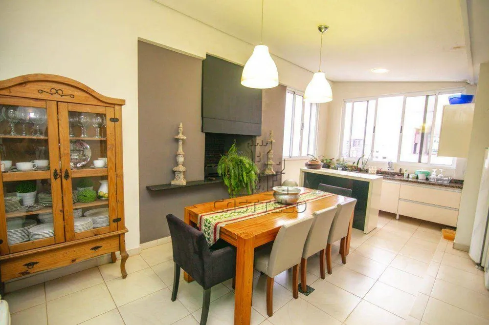 Apartamento, 3 quartos, 205 m² - Foto 2