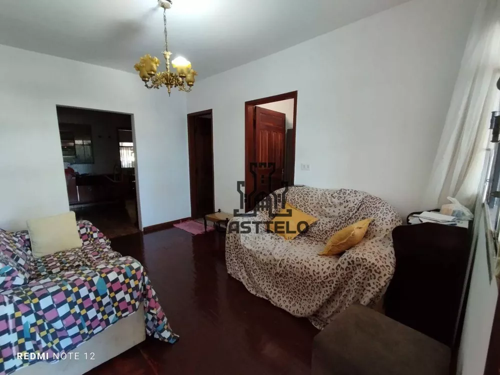 Casa à venda com 4 quartos, 240m² - Foto 4