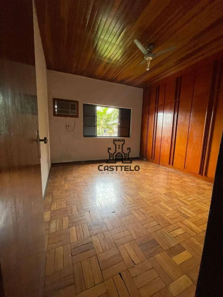 Casa, 5 quartos, 263 m² - Foto 1