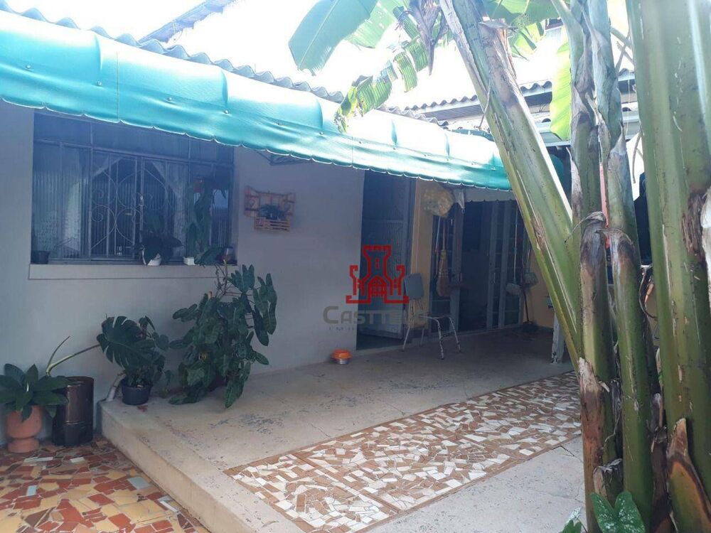 Casa à venda com 3 quartos, 100m² - Foto 2