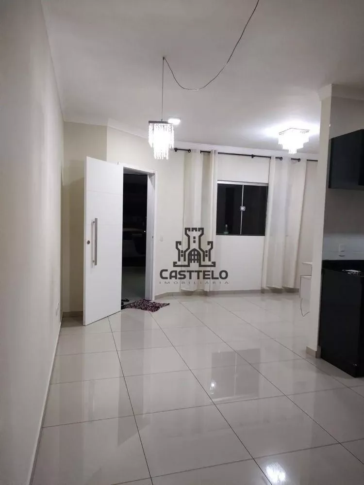 Casa à venda com 2 quartos, 75m² - Foto 1