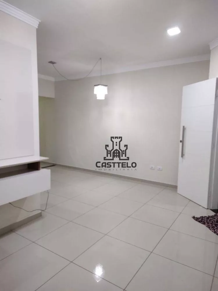 Casa à venda com 2 quartos, 75m² - Foto 2