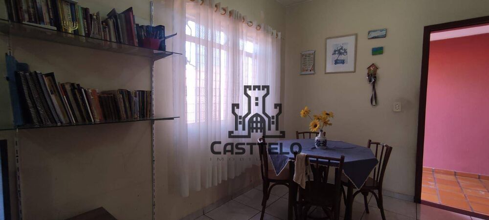 Casa à venda com 3 quartos, 140m² - Foto 2