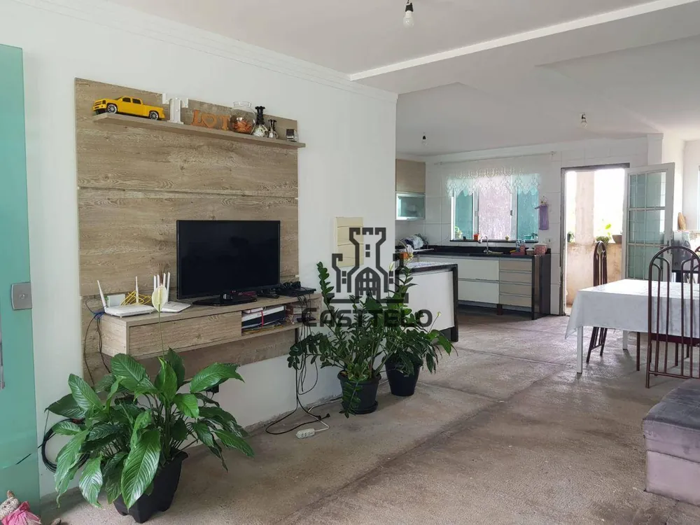 Casa, 3 quartos, 242 m² - Foto 2