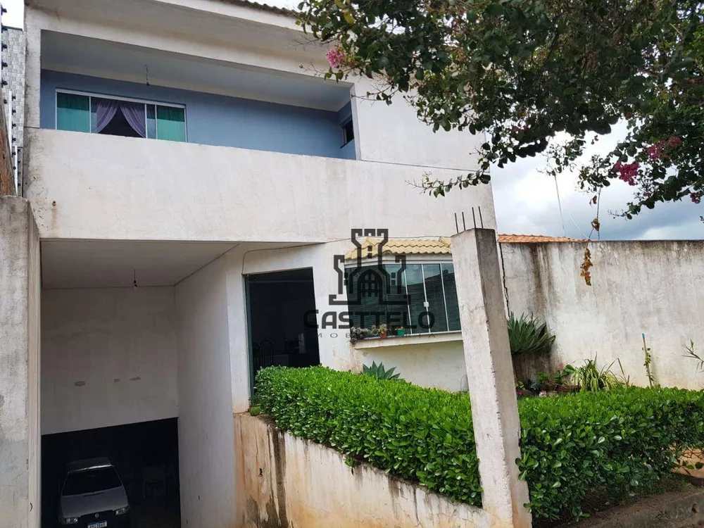 Casa, 3 quartos, 242 m² - Foto 1