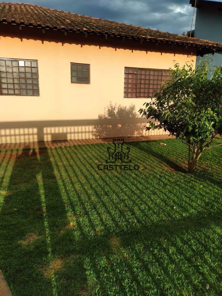 Chácara à venda com 3 quartos, 250m² - Foto 2