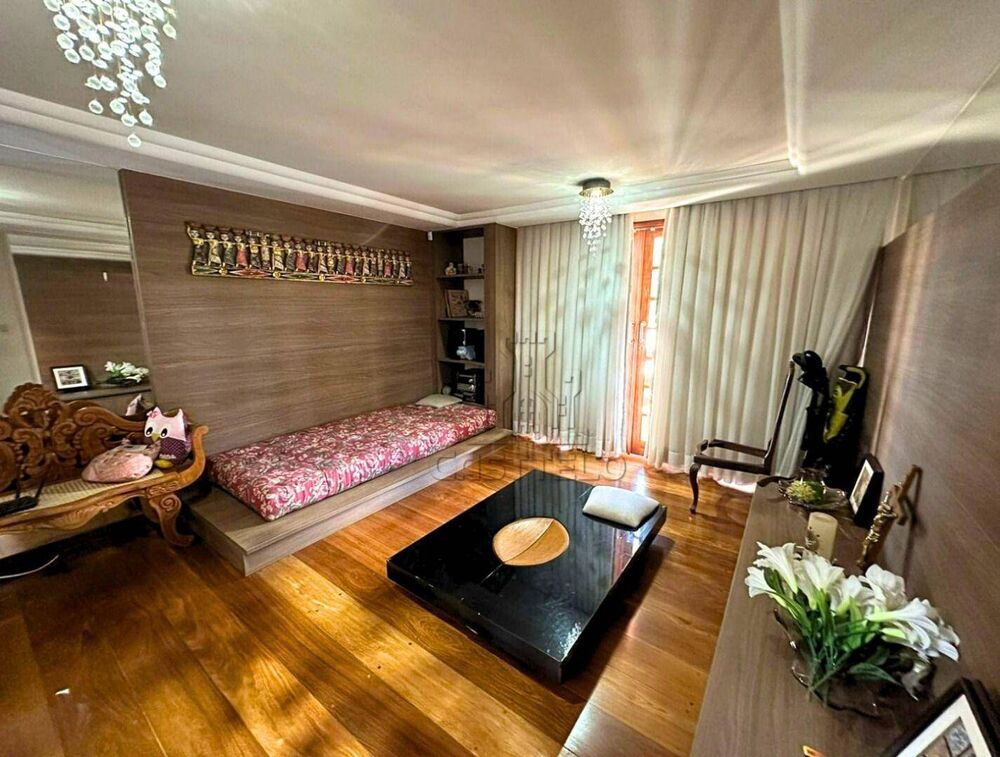 Sobrado à venda com 6 quartos, 680M2 - Foto 1
