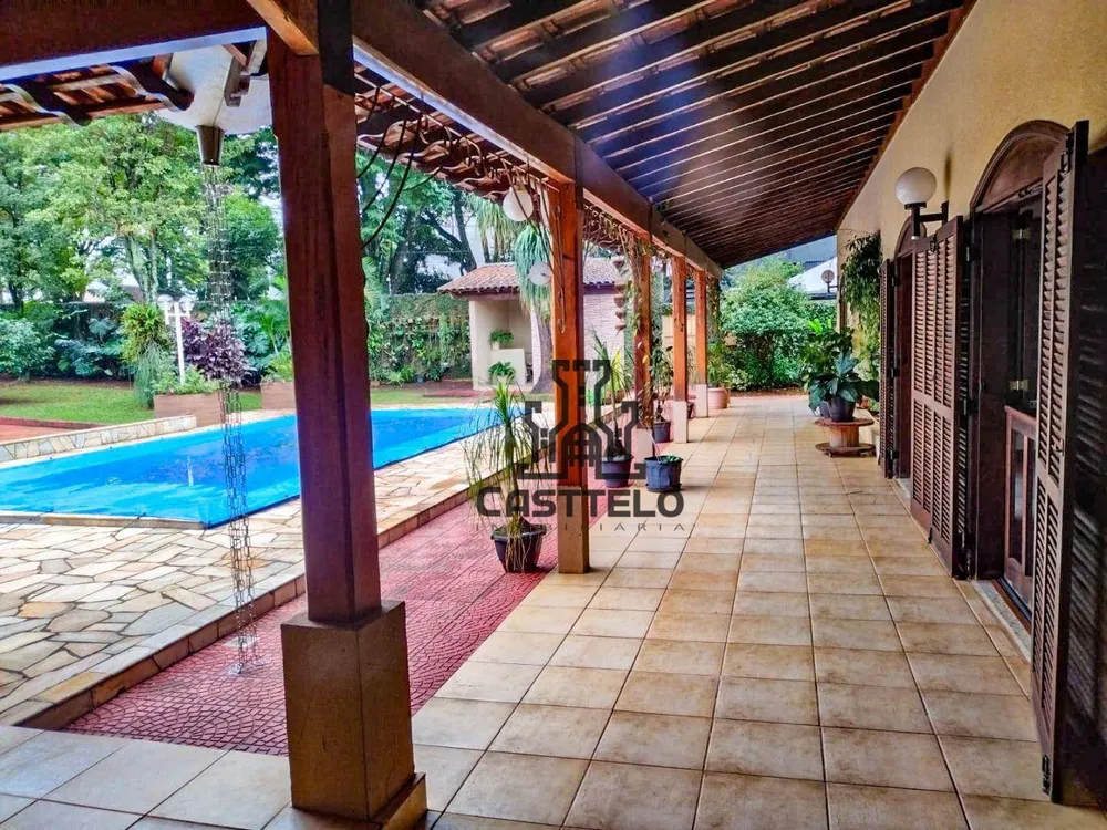 Casa, 5 quartos, 353 m² - Foto 1