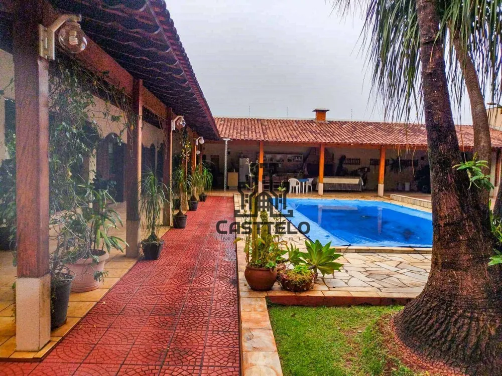 Casa, 5 quartos, 353 m² - Foto 2