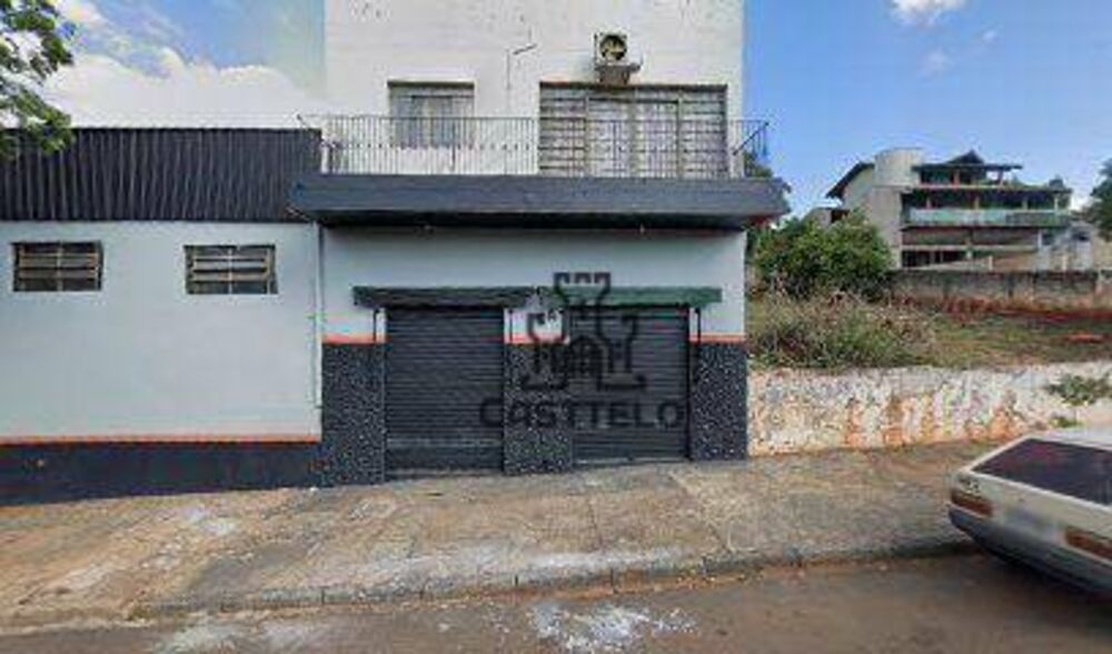 Casa, 4 quartos, 350 m² - Foto 1