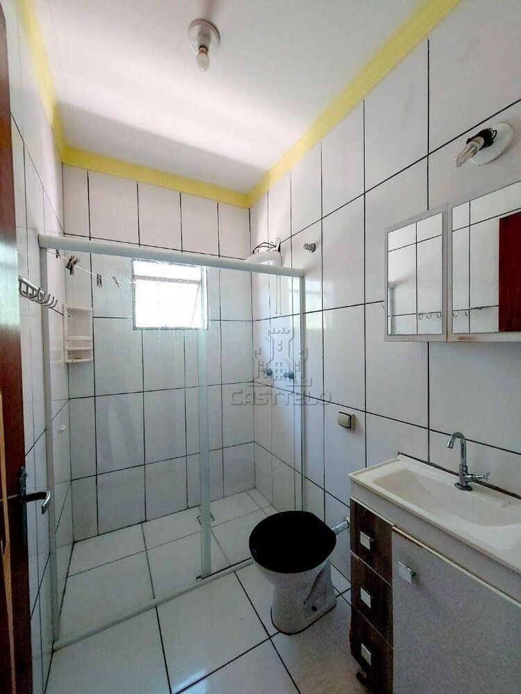 Casa à venda com 2 quartos, 70m² - Foto 2