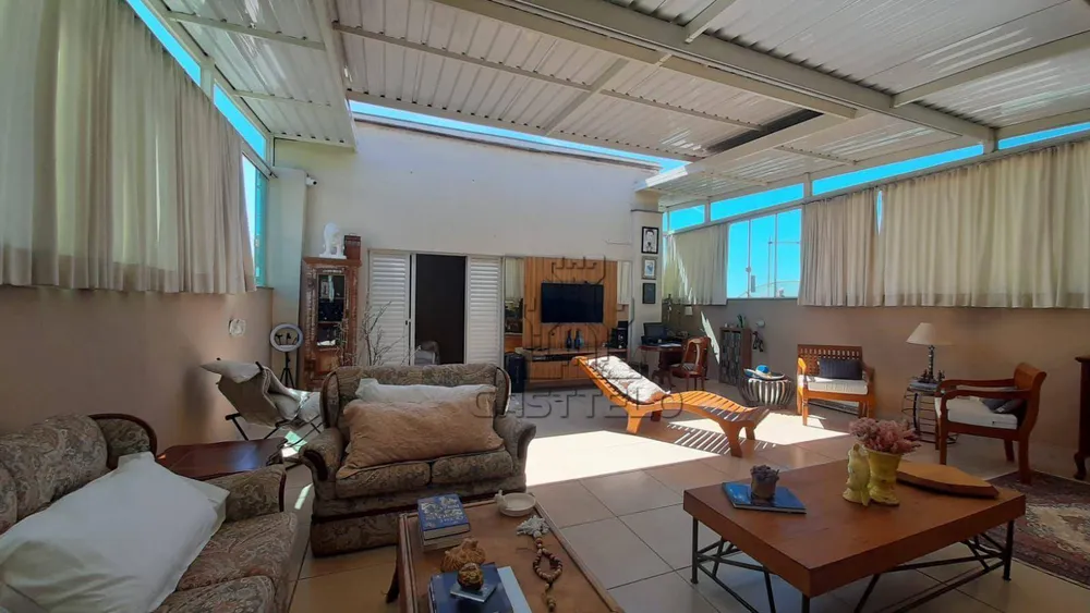 Casa, 3 quartos, 179 m² - Foto 1