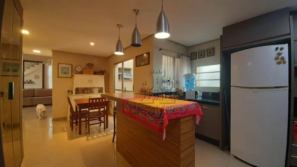 Casa, 3 quartos, 179 m² - Foto 2
