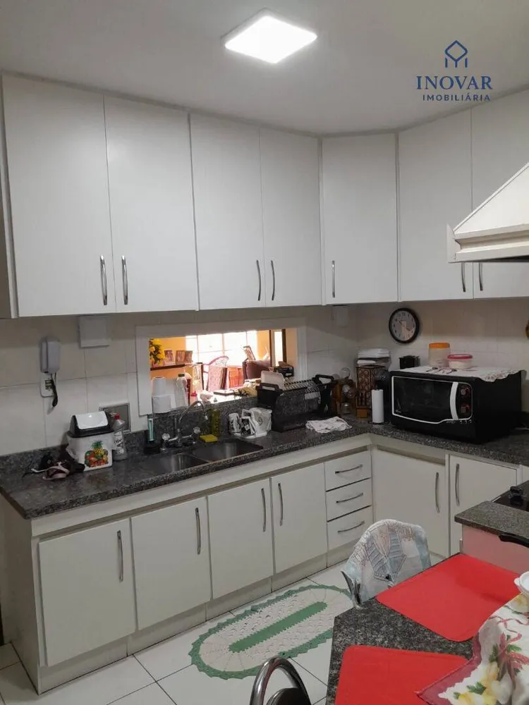 Casa, 3 quartos, 197 m² - Foto 2