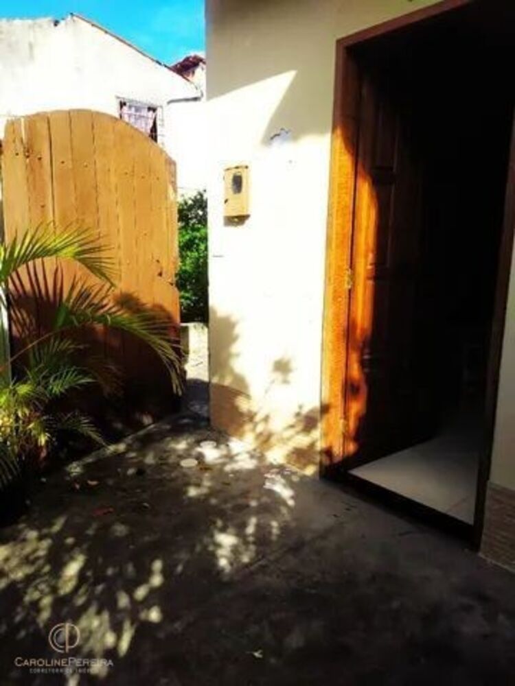 Casa à venda com 2 quartos, 110m² - Foto 2