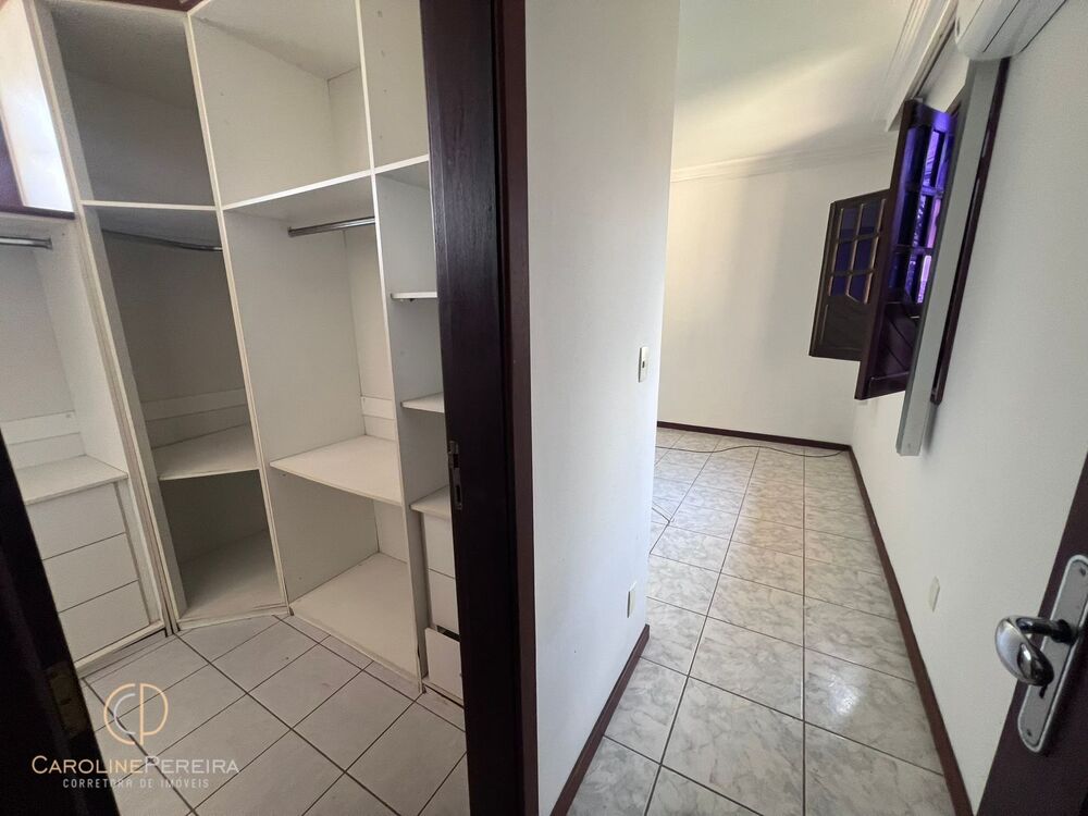Casa para alugar com 4 quartos, 349m² - Foto 8