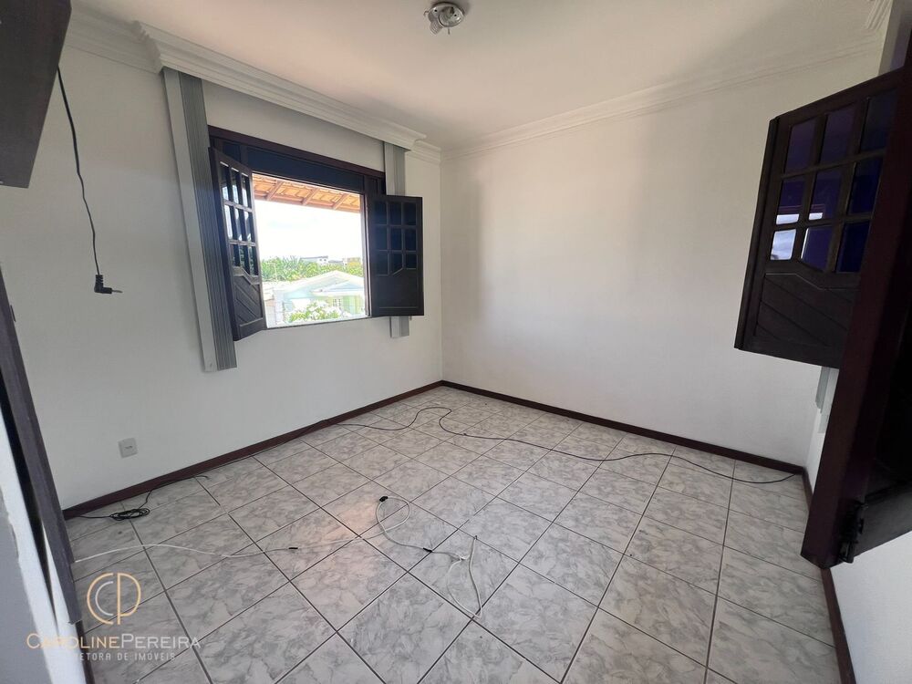 Casa para alugar com 4 quartos, 349m² - Foto 4