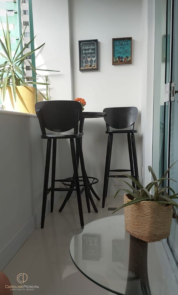 Apartamento à venda com 3 quartos, 95m² - Foto 2