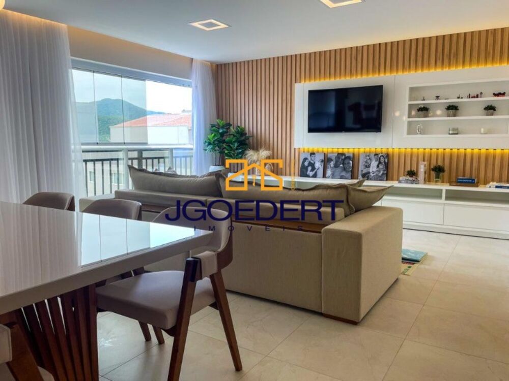 Apartamento à venda com 3 quartos, 108m² - Foto 1