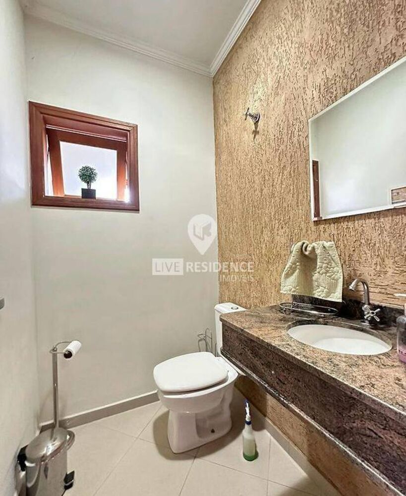 Casa à venda com 3 quartos, 247m² - Foto 4
