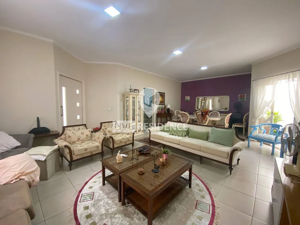Casa, 4 quartos, 238 m² - Foto 2