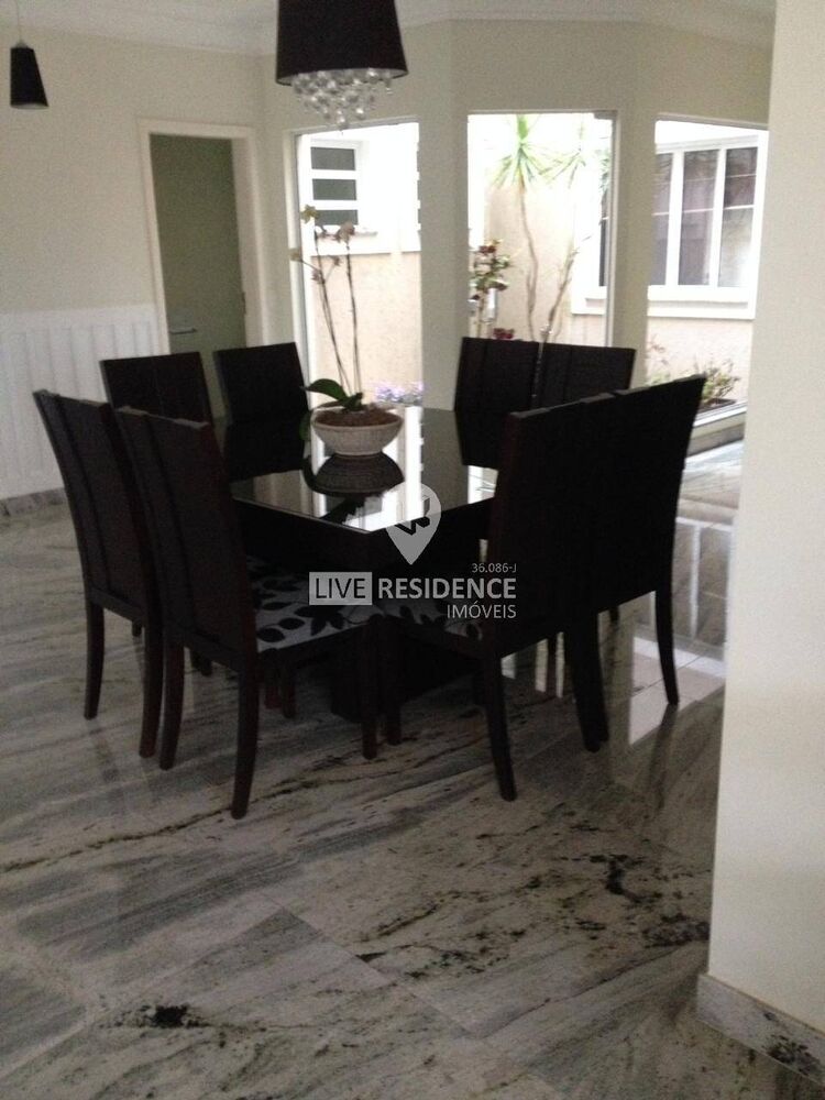 Casa à venda com 3 quartos, 1330m² - Foto 3