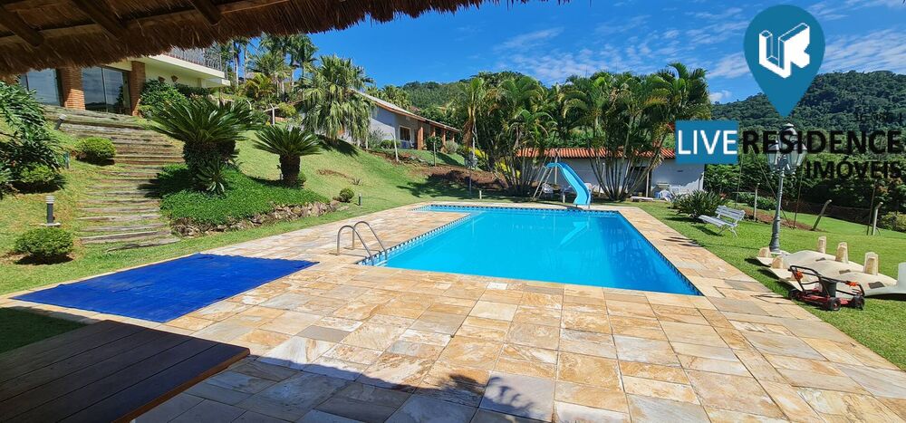 Casa à venda com 4 quartos, 350m² - Foto 2