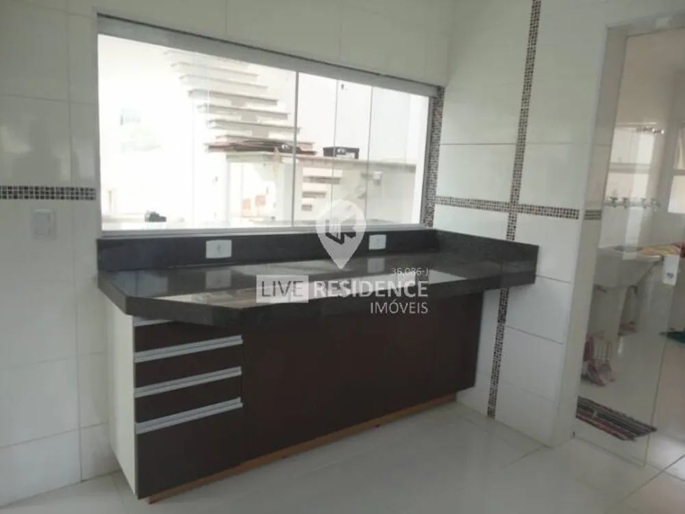 Casa, 3 quartos, 300 m² - Foto 1
