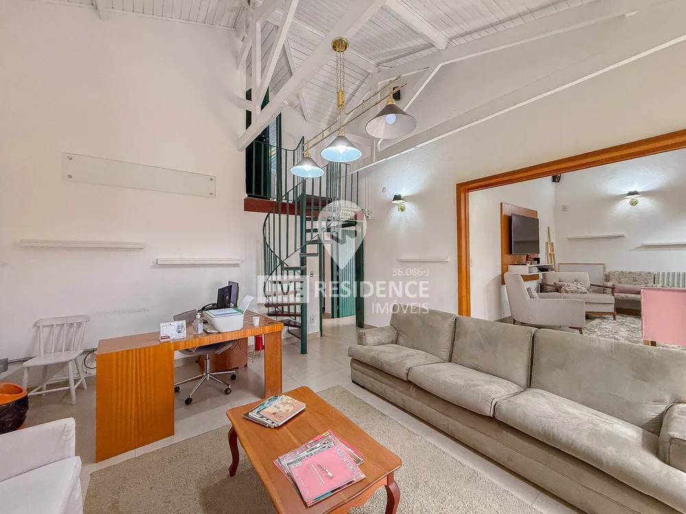 Casa, 6 quartos, 273 m² - Foto 1