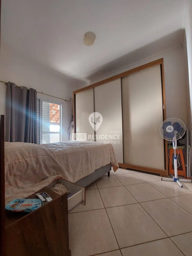 Casa, 3 quartos, 218 m² - Foto 4