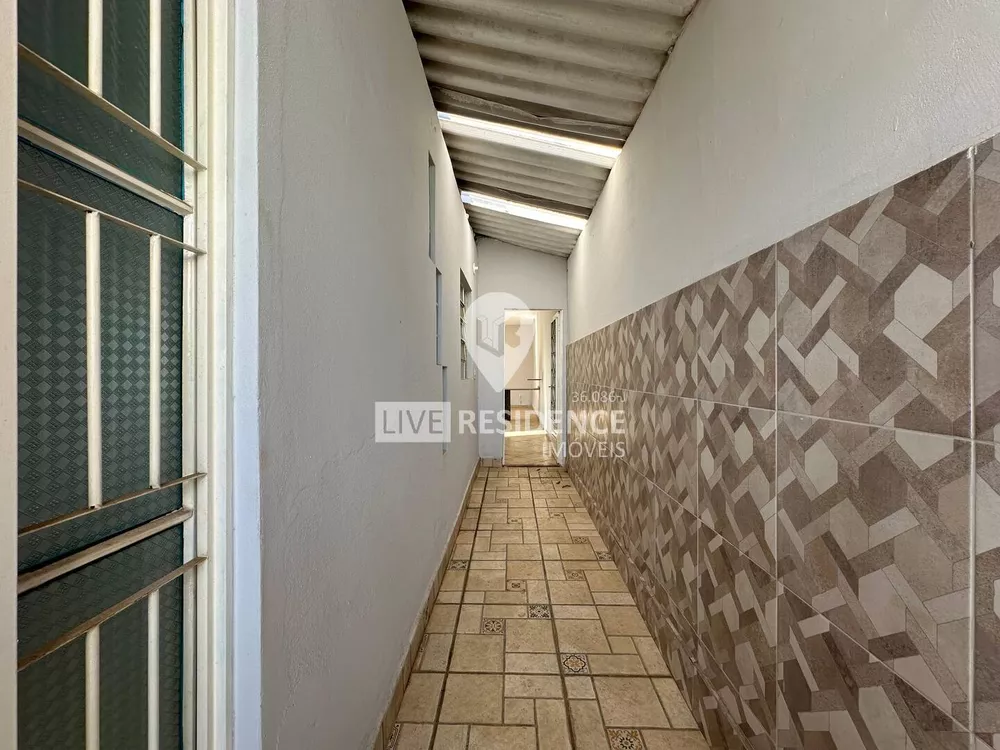 Casa à venda com 3 quartos, 142m² - Foto 1