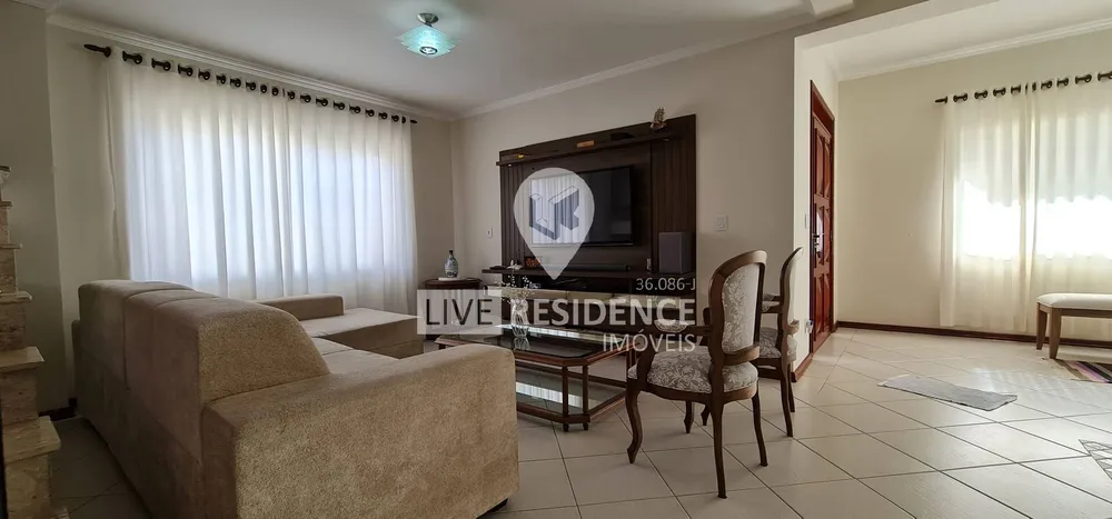 Casa, 4 quartos, 350 m² - Foto 1