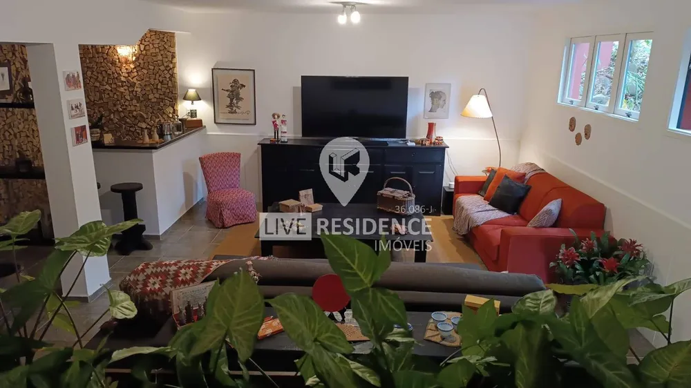 Casa, 3 quartos, 371 m² - Foto 1