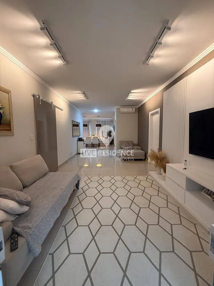 Casa, 3 quartos, 232 m² - Foto 1