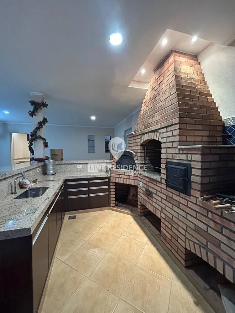 Casa, 3 quartos, 214 m² - Foto 1