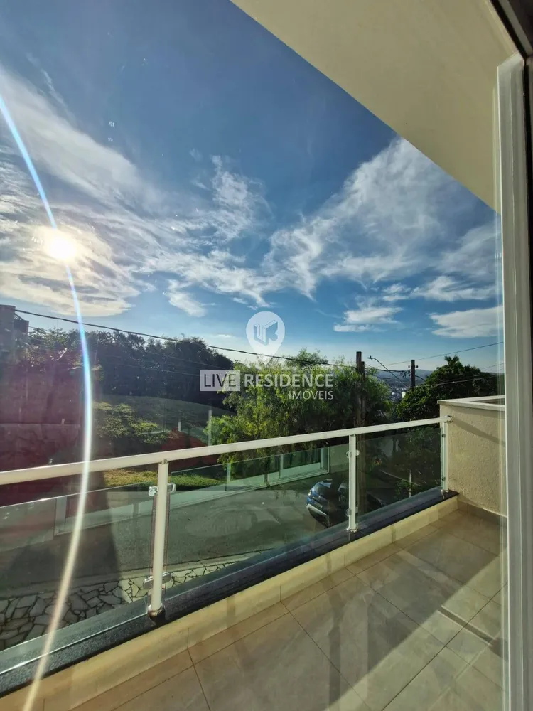 Casa, 3 quartos, 237 m² - Foto 1
