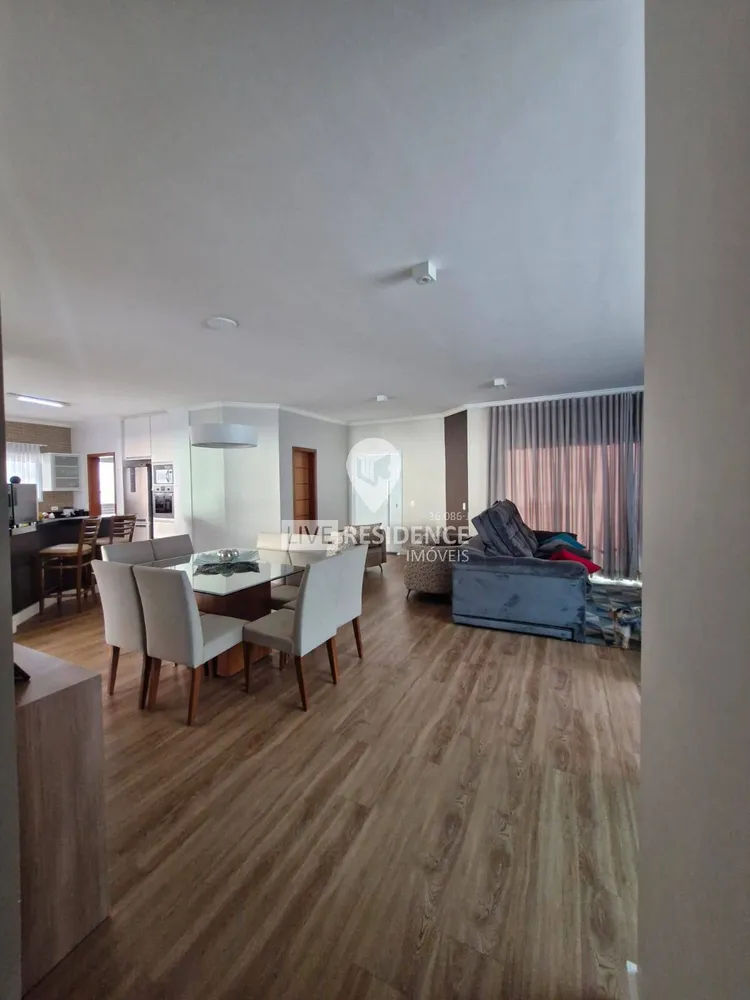 Casa, 3 quartos, 237 m² - Foto 2
