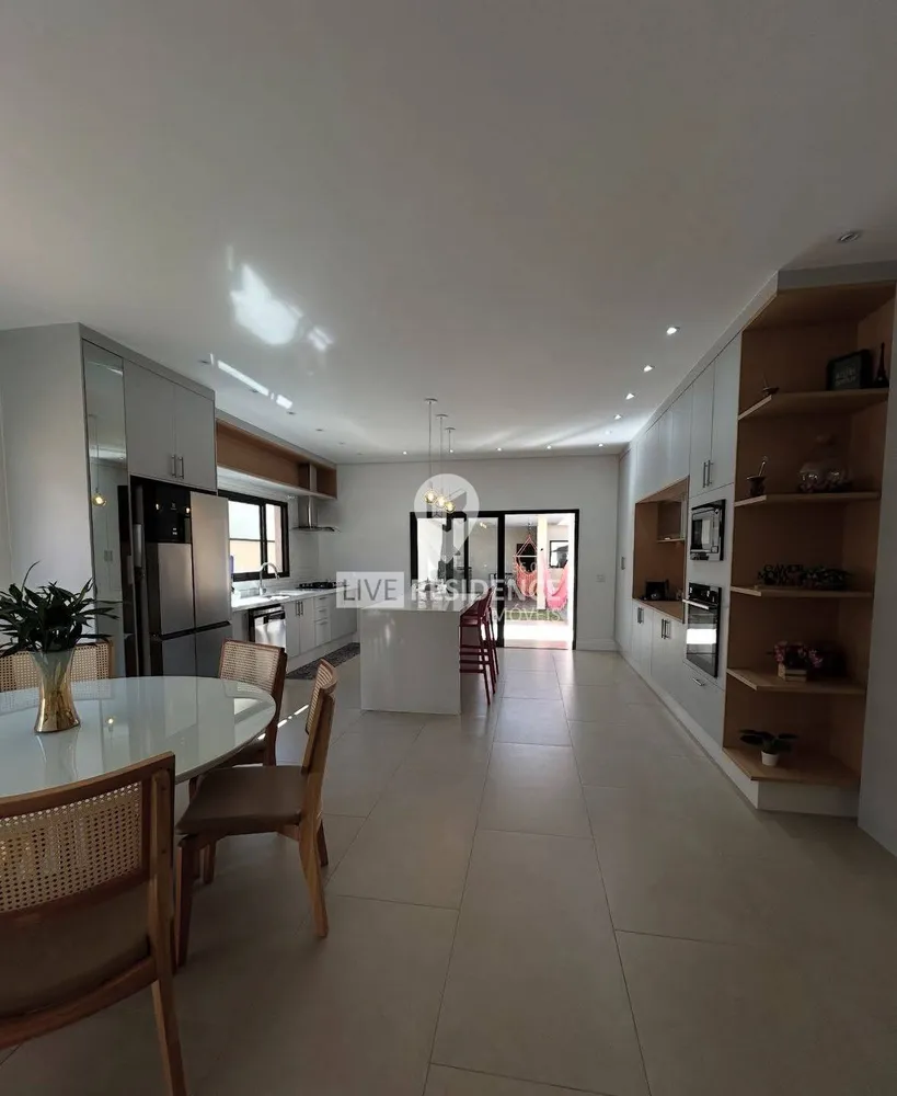 Casa, 4 quartos, 288 m² - Foto 1