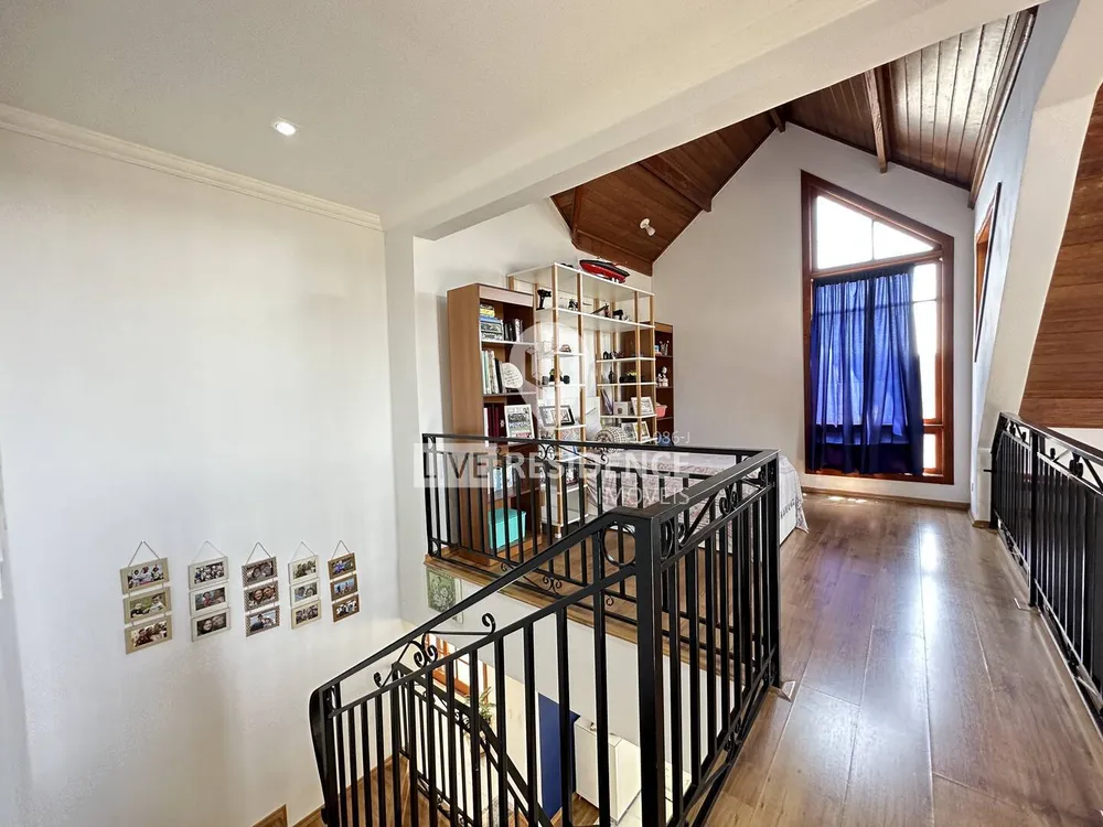 Casa, 3 quartos, 335 m² - Foto 1