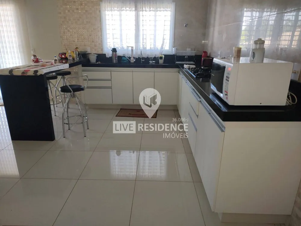 Casa, 3 quartos, 212 m² - Foto 2