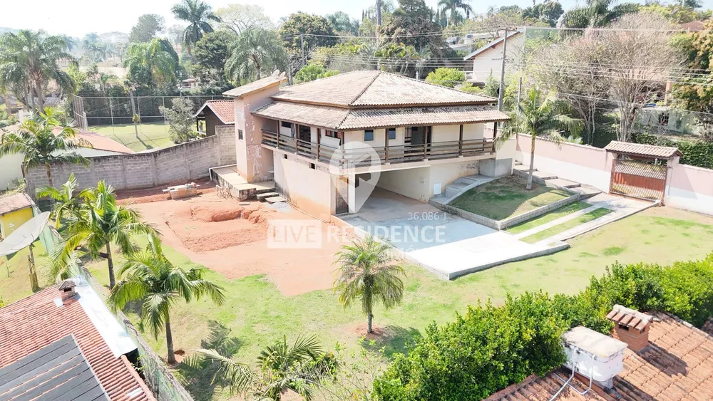 Casa à venda com 3 quartos, 288m² - Foto 2