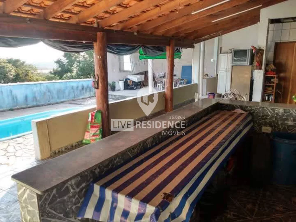 Casa à venda com 3 quartos, 161m² - Foto 1