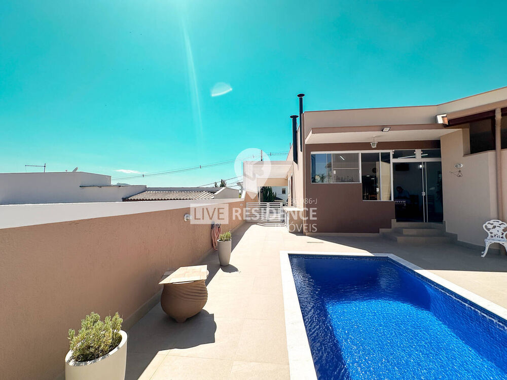 Casa à venda com 4 quartos, 168m² - Foto 4