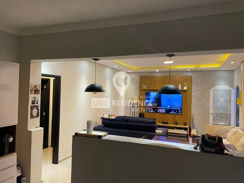Casa, 4 quartos, 208 m² - Foto 1