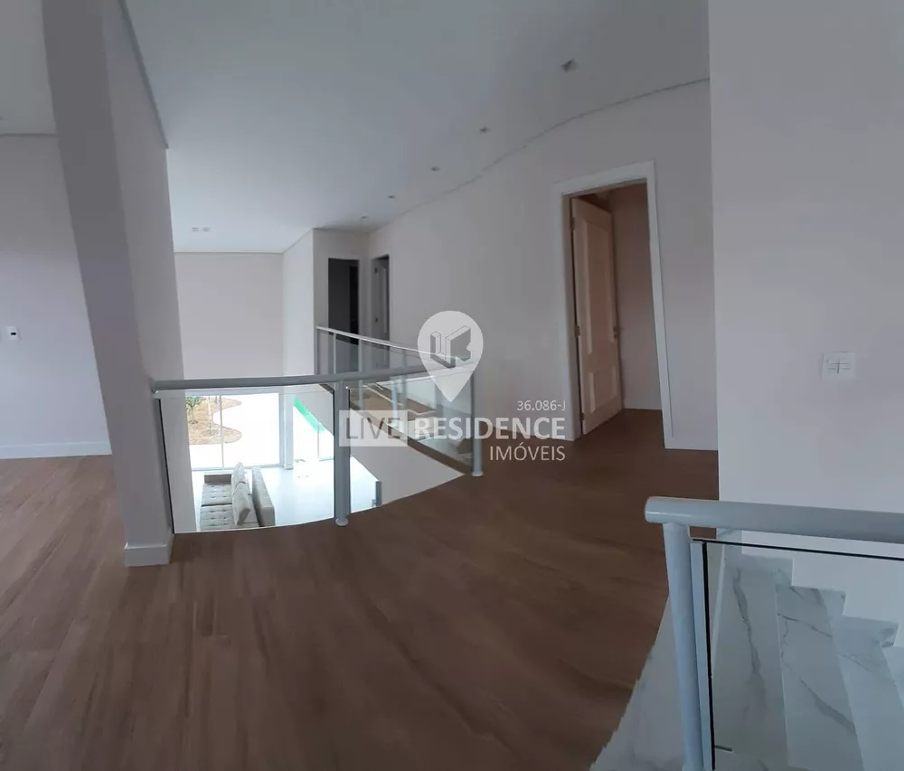 Casa à venda com 5 quartos, 327m² - Foto 4