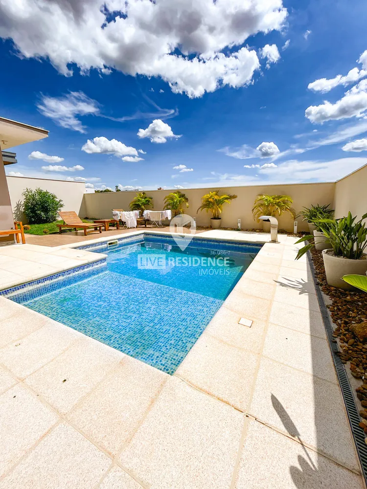 Casa, 3 quartos, 338 m² - Foto 1