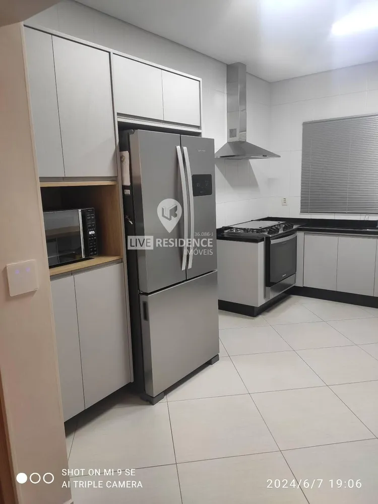 Casa, 3 quartos, 213 m² - Foto 3